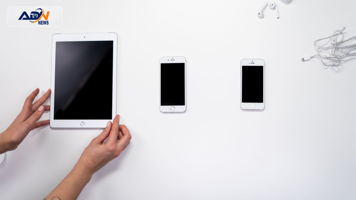 Foldable iPad