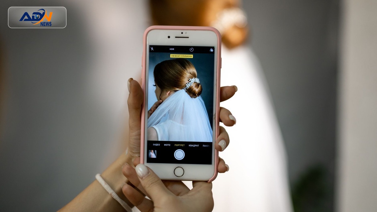 iPhone Duo launch