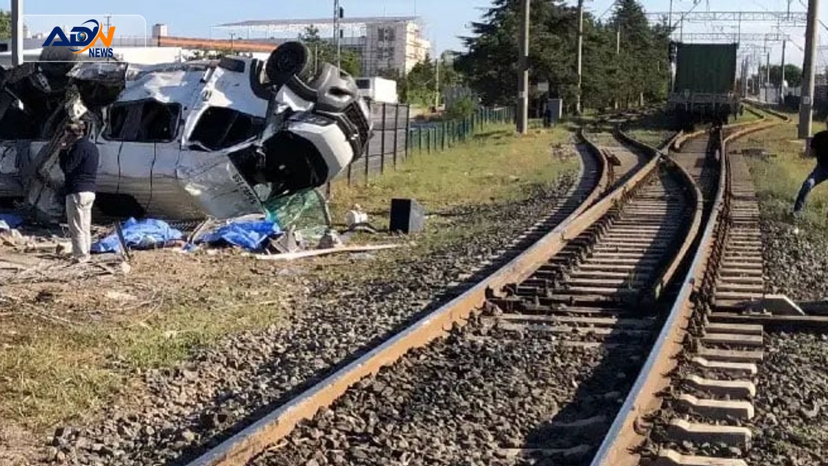 train minibus collision