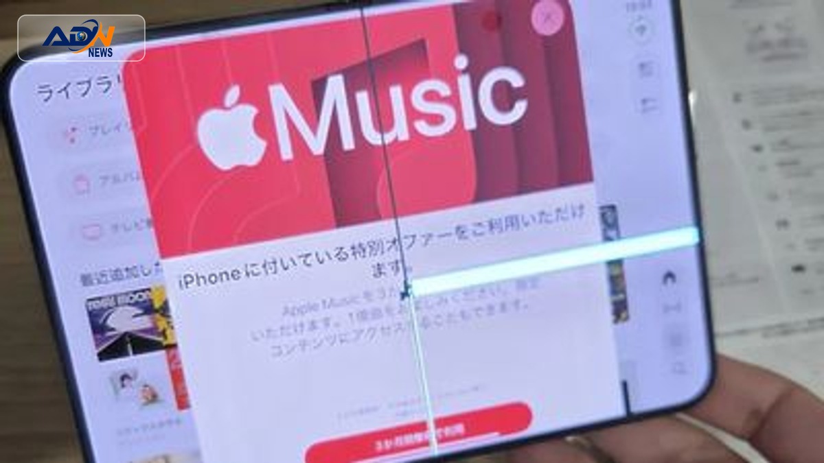 Foldable iPhone issues